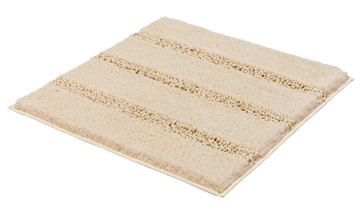Beige rechteckige Badematte mit flauschiger Streifenstruktur aus Textil