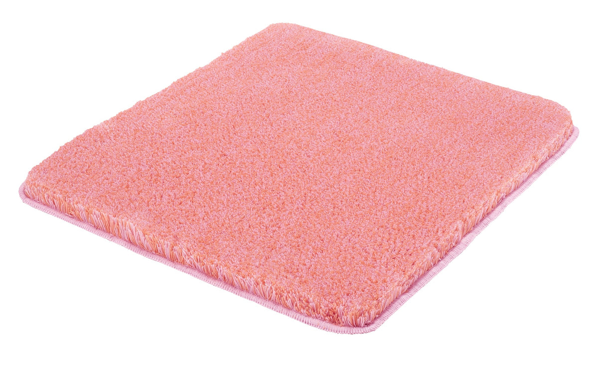Rechteckige rosa Badematte aus flauschigem, dichtem Mikrofaserstoff