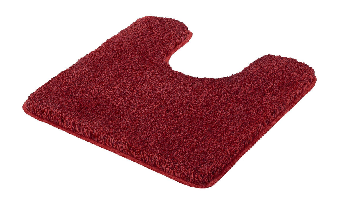 Roter rechteckiger WC-Vorleger mit Aussparung aus flauschigem Stoffteppich