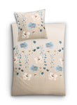 Bettwäsche-Set in Beige mit weißen und blauen zarten Blumenmotiven