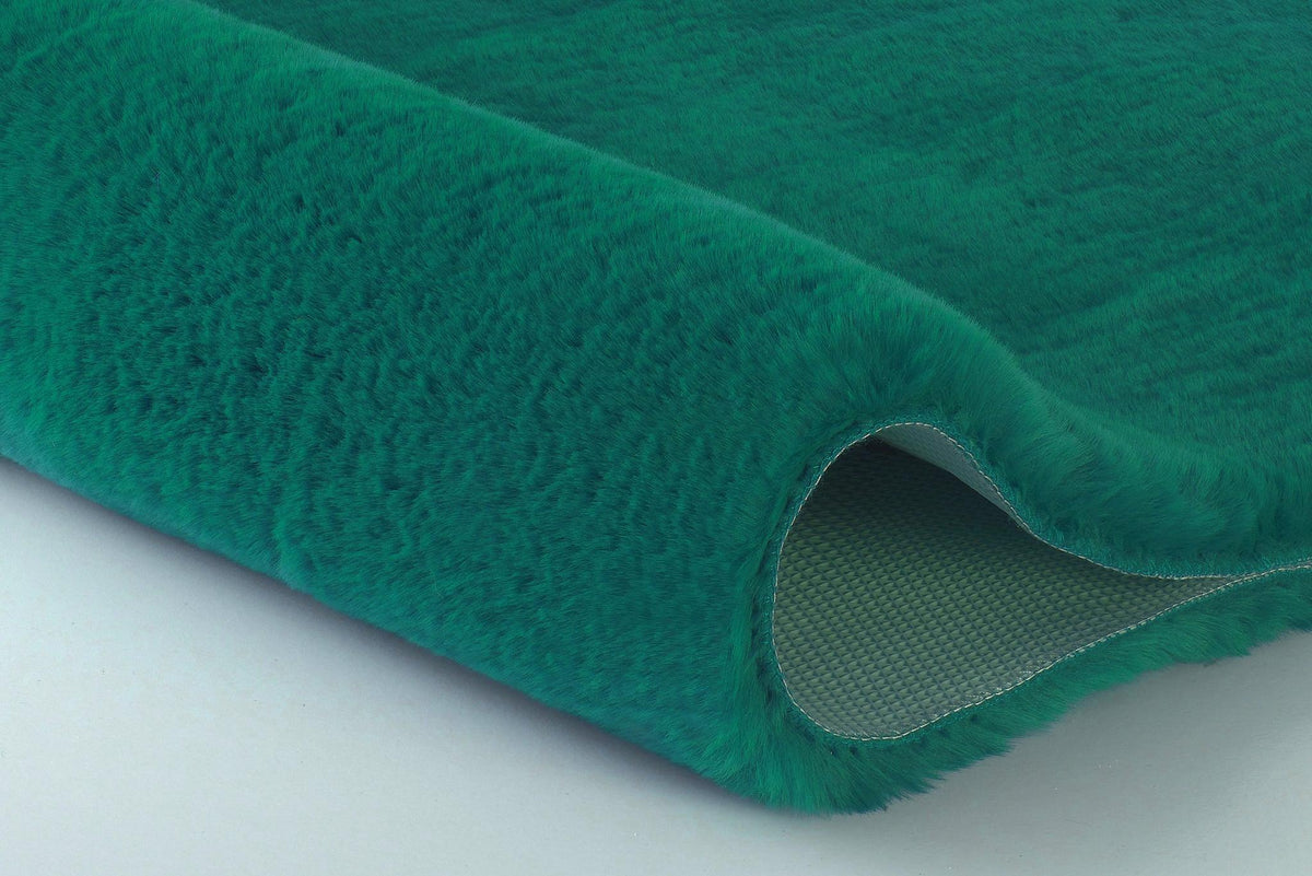 Grüne, flauschige, weiche Badematte mit rutschfester Unterseite