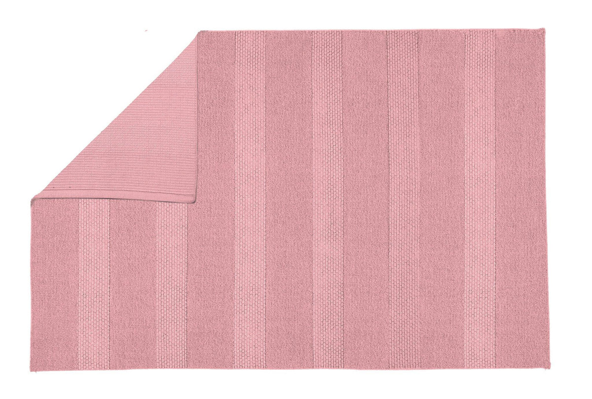Rosa Handtuch mit Streifenmuster, aufgeklappt mit umgeschlagener Ecke
