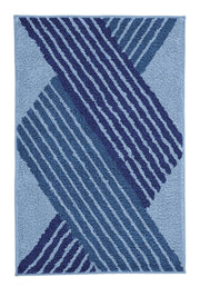 Hell- und dunkelblaue Badematte mit breitem, diagonalem Streifenmuster