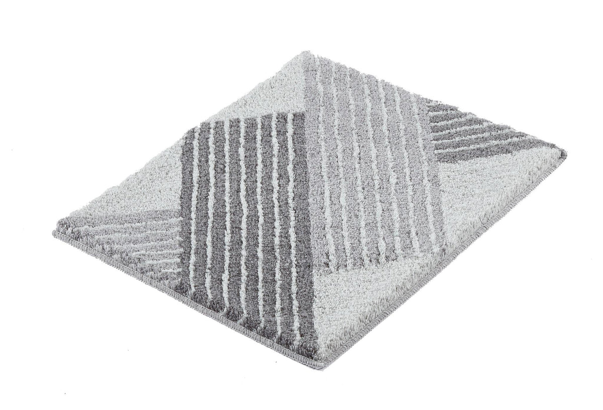 Graue Badematte mit diagonalen Streifen und modernem Reliefmuster