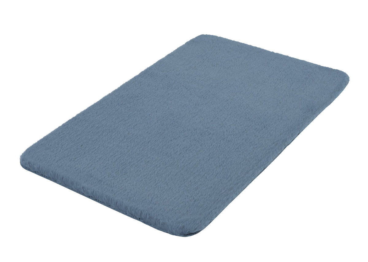 Rechteckige, himmelblaue Badematte mit weicher, flauschiger Oberfläche