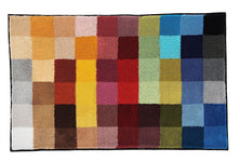Bunter Badteppich mit vielen rechteckigen Farbfeldern in Patchwork