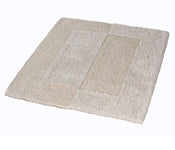 Quadratische beige Badematte mit verschiedenen Florstrukturen Zonen