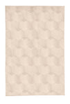 Rechteckiger cremefarbener Teppich mit weichem Hexagonmuster.