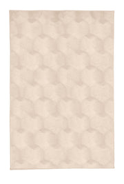 Rechteckiger cremefarbener Teppich mit weichem Hexagonmuster.