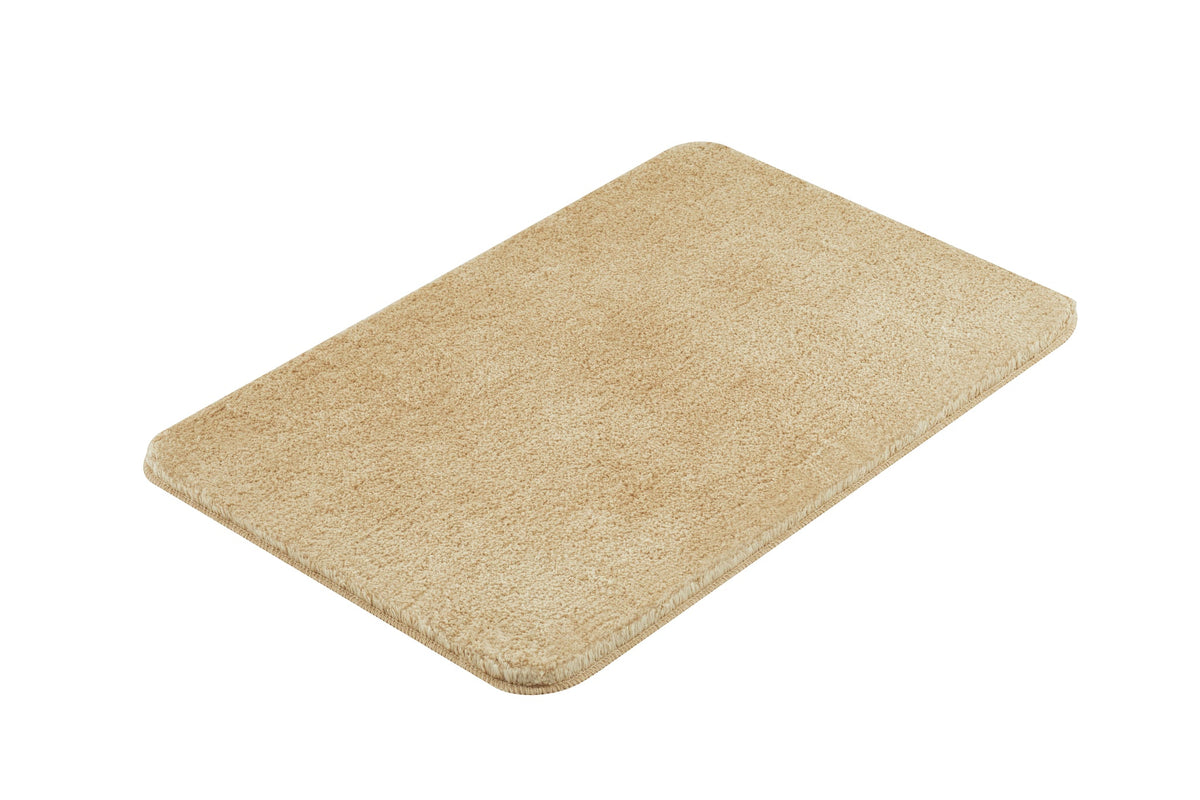 Rechteckige beige Badematte mit weicher, flauschiger Oberfläche