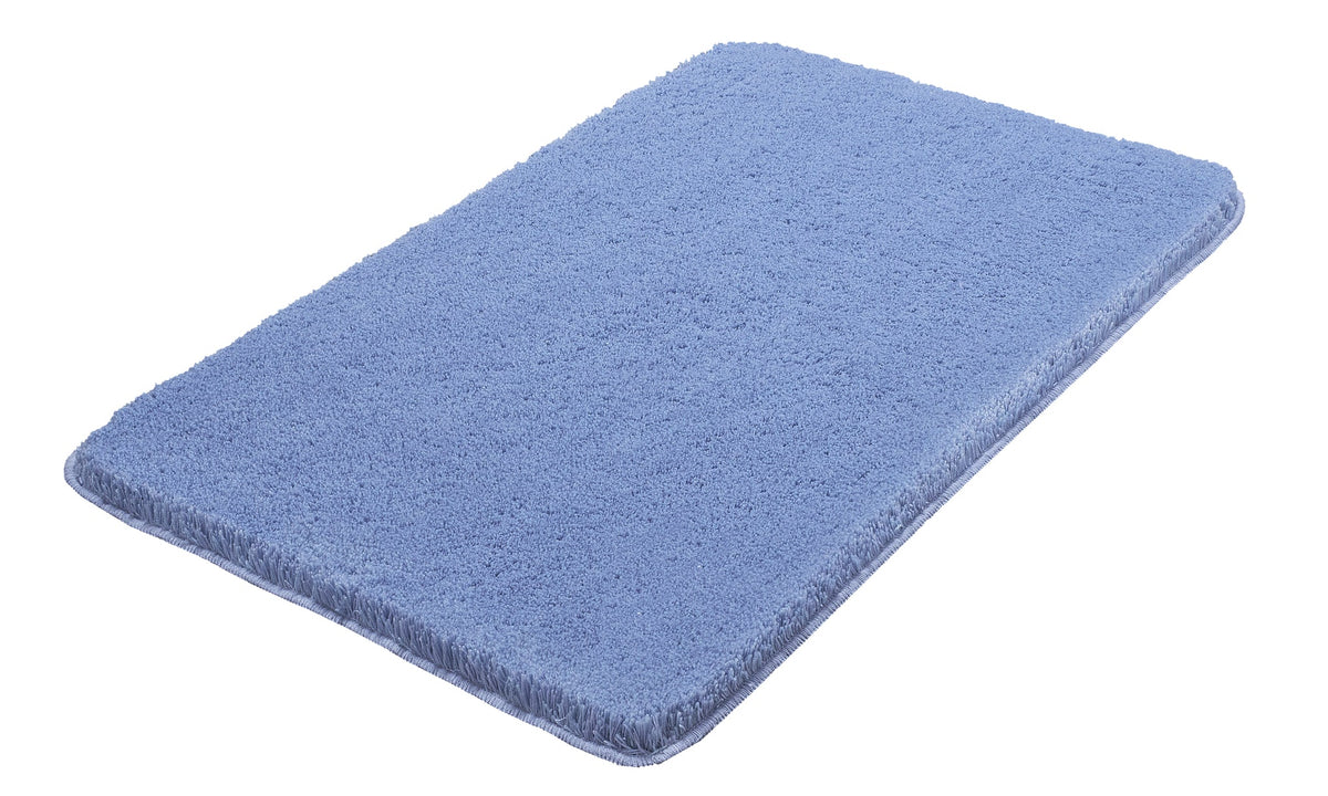 Rechteckige hellblaue Badematte aus flauschigem Hochflor-Teppich