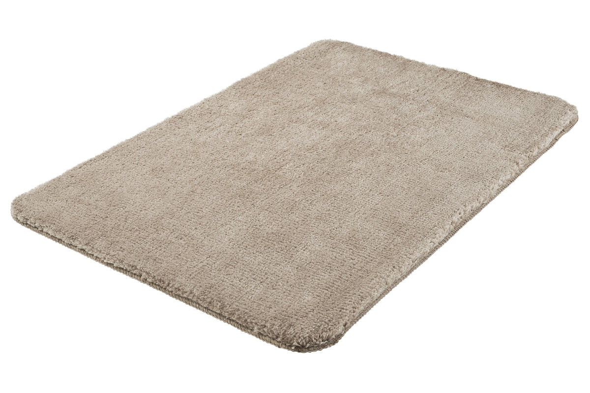 Rechteckige, flauschige Badematte in Beige mit dichter Oberfläche