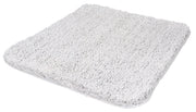 Hellgraue, quadratische Badematte mit dichtem, flauschigem Hochflor
