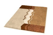 Rechteckige Badematte in Beige und Braun mit welligem Linienmuster