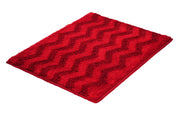 Roter rechteckiger Badteppich mit dunkler Zickzack-Struktur aus Hochflor