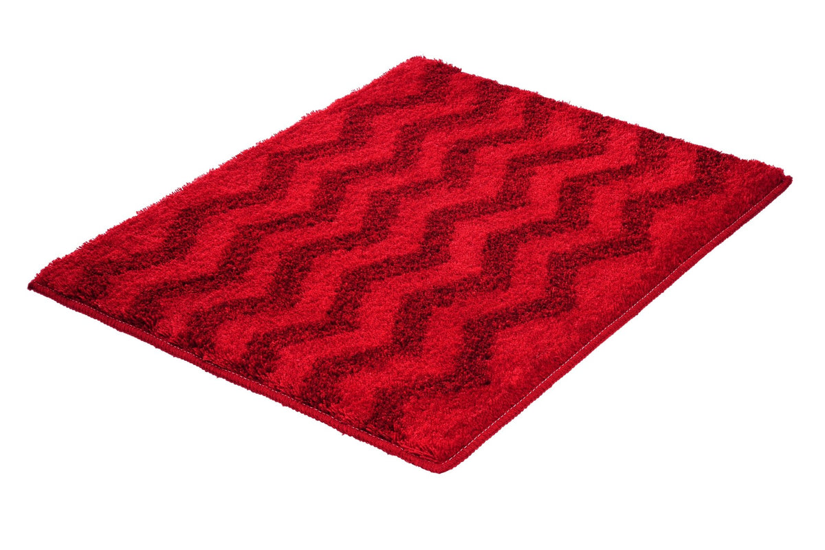 Roter rechteckiger Badteppich mit dunkler Zickzack-Struktur aus Hochflor