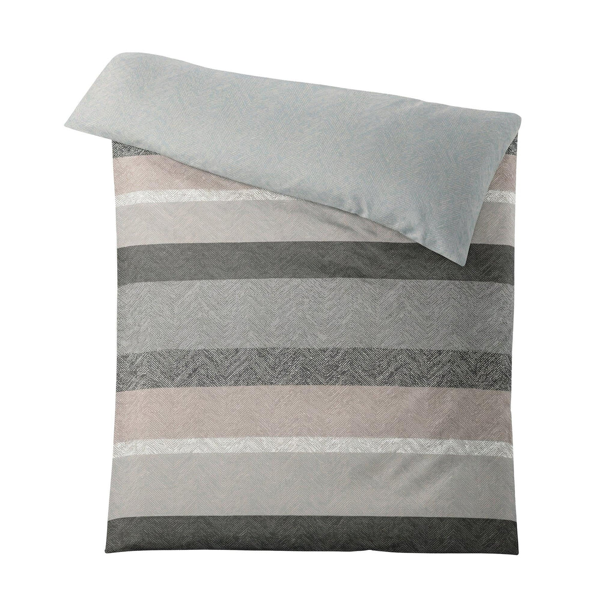 Gestreifte Bettwäsche in Grau, Beige und Hellblau mit Fischgratmuster.