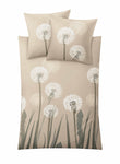 Bettwäsche in Beige mit weißen Pusteblumen und grünen Grashalmen