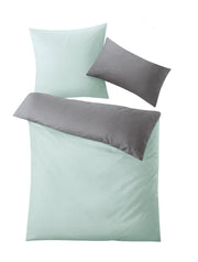 Zweifarbige Bettwäsche in Mint und Dunkelgrau mit Kissen und Decke