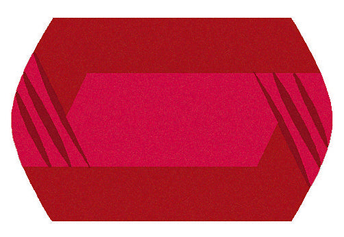 Rote Badematte mit geometrischem Muster und diagonalen Streifen auf Textil