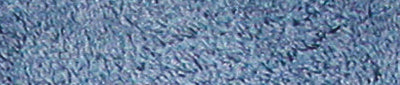 Detailansicht blaue, flauschige Badematte mit dichter Struktur Oberfläche