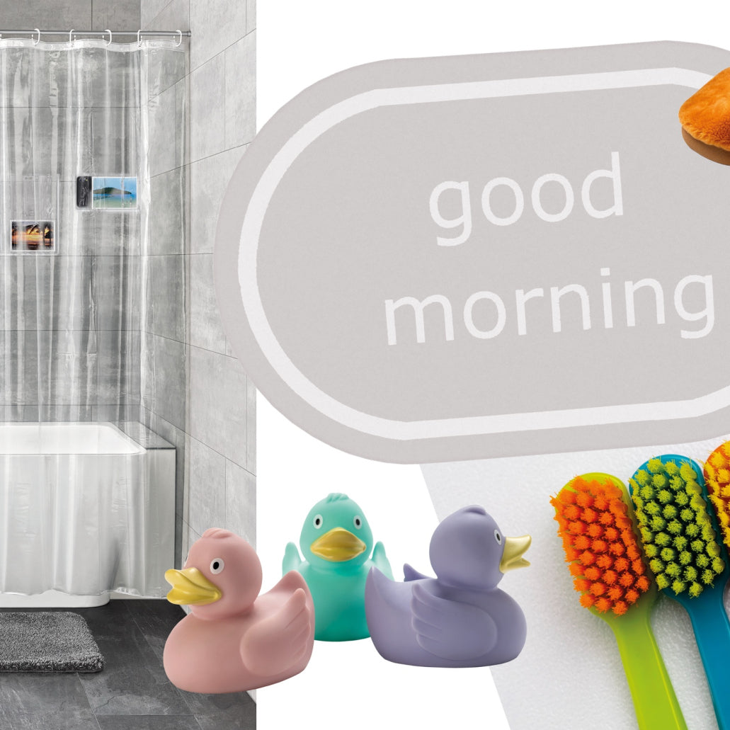 Badezimmer mit Badewanne, Duschvorhang, Quietscheenten und Zahnbürsten