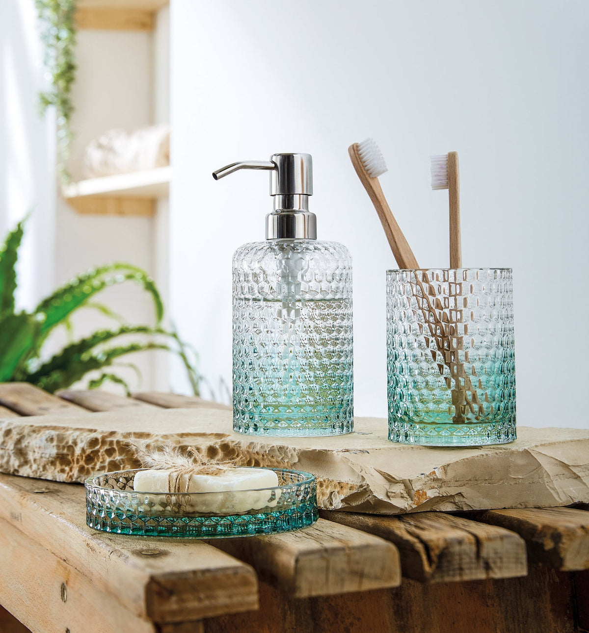 Badset aus grünem Glas mit Seifenspender, Zahnbecher, Seifenschale