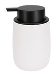 Seifenspender aus weißer Keramik mit schwarzem Pumpkopf im Modern-Design