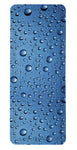 Blaue Badematte mit realistischem Wassertropfen-Muster auf der Fläche