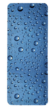 Blaue Badematte mit realistischem Wassertropfen-Muster auf der Fläche