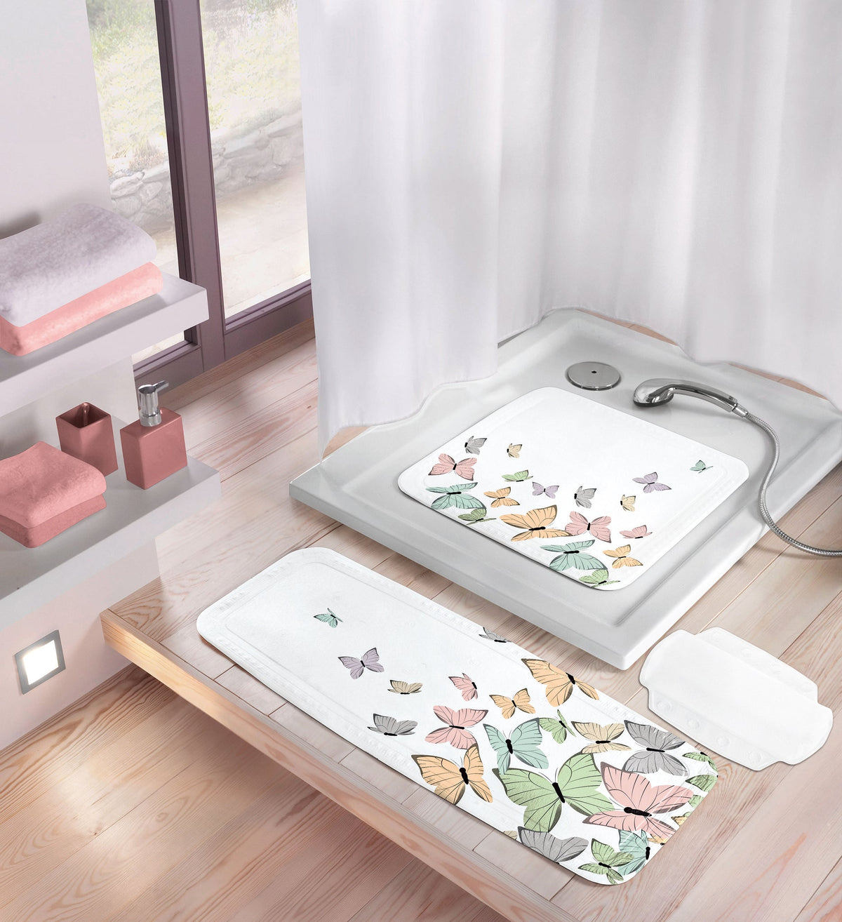 Duschmatten-Set mit buntem Schmetterlingsmotiv in moderner Dusche