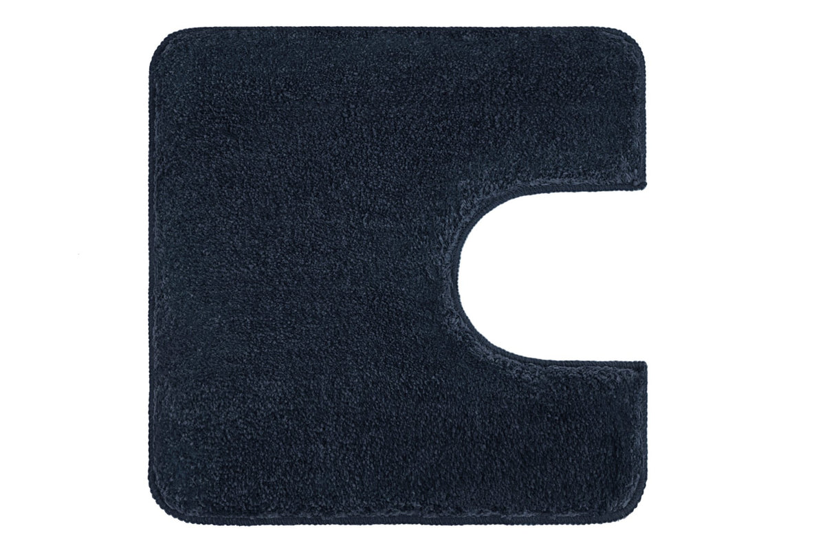 Dunkelblaue, eckige WC-Vorlage mit U-Ausschnitt aus Hochflor Teppich